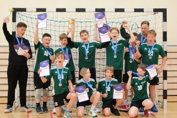 EMV 2023 D klass 2.liiga II koht HC Tallas.JPG